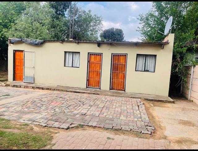6 BEDROOM HOUSE FOR SALE IN GERMISTON STATION